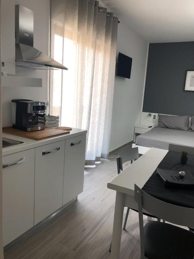 B&B Luxury Apartments Pulsano Exterior foto